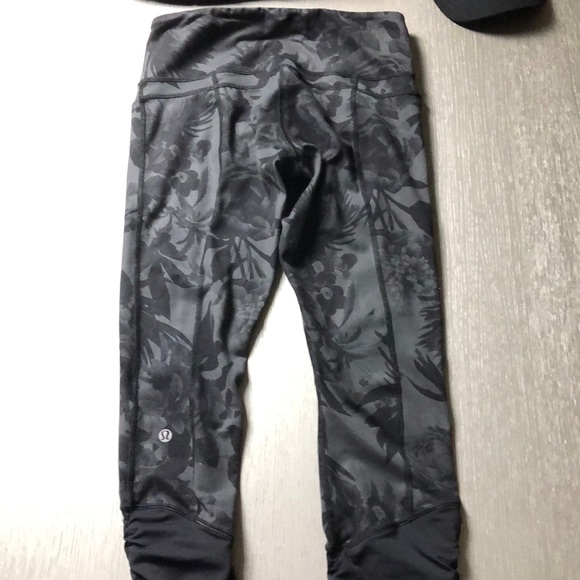 Lululemon Practice Daily Crop
Brisk Bloom Black - Picture 6 of 12